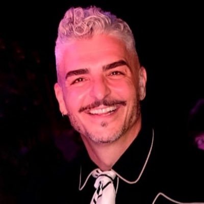 Comediante/Actor/Entretenedor/Cabaretero/Creador/SibaritaPeriférico/DandyDelExtrarradio. #Escocía🏴 #ElClubDeLaComedia #VersióRac1 #Rne4