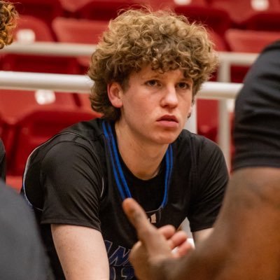 6’3 guard Puma circuit hooper 📧- walkernate2008@gmail.com