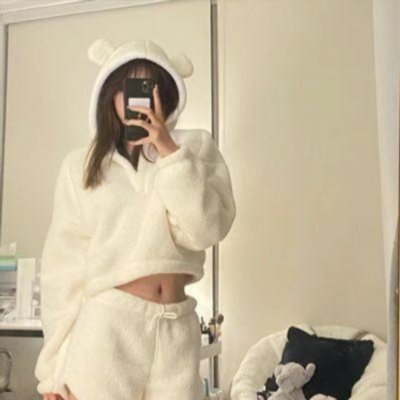 完全なる裏垢(エロ垢❓)すぐメンタルブレイクする人。お酒飲んでれば大体ハッピー👩フォロー・DM気まぐれです! .
未成年さんはゴメンナサイ💦⇒https://t.co/1mjS87nSv6