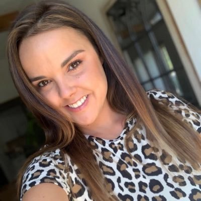 Follower of Christ 🙏🕊️ mom ❤️👩👧lover of sport 🏈🏀⚽️