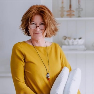 Hosting you in England’s pretty Cotswolds with warmth, style and 17thC architecture. A characterful holiday let ✨ Come and stay! Tweets by @juliabayne