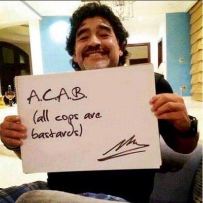 Καταδικάζω τη βία, εκτός αν στρέφεται σε όσους προκαλούν φτώχεια, πείνα, δυστυχία, διαχωρισμούς, σε φασίστες και πρεζέμπορες. Σήκωσ'το κεφάλι ψηλά πανάθεμά σε..