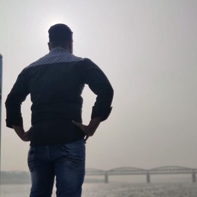 ख़बरनवीस #बनारसी #बाबा_के_बच्चे Posts & Thoughts are personal #BHU_Alumnus