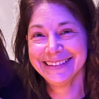 Now on Threads. LFC supporter, NY Yankees, NY Rangers, Doctor Who, The Beatles, Paul McCartney,singer/Songwriter, SCAD & LIPA grad, bassist, guitarist SAAB