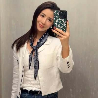 Sassy and sophisticated, with a touch of attitude💁♀️✨