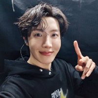 𝑯𝒂𝒑𝒑𝒚 (@lwnelyz) 's Twitter Profile