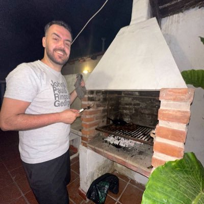 El del tránsito.  El tema es así, yo labure 14 horas hoy papá y vengo a ver al Rojo PORQUEDALEROJOEE