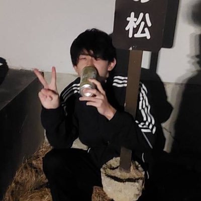 mochipega's profile picture. すこやか20代 ◇ #短歌 ◇ #tanka