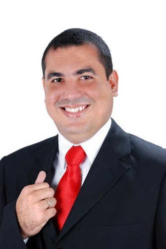 Eu sou da terra onde há lagoas, da terra onde há Marechais... Alagoas! Jornalista, Assessor de Imprensa e Pós Graduando em Assessoria de Comunicação.