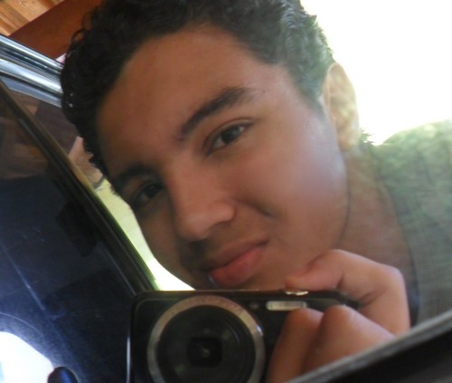 Sou a pessoa que você sempre vai rir cmg sempre!
Avião sem asa
Avião sem asa, fogueira sem brasa
 Sou eu assim sem você...XD