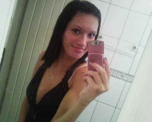 Sou uma Menina doce ,estudiosa, simples, simpática , humilde e sincera
Adoroo fazer amizades.