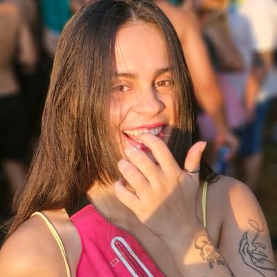 pra que morrer de amores se a gente pode se matar de beijos?