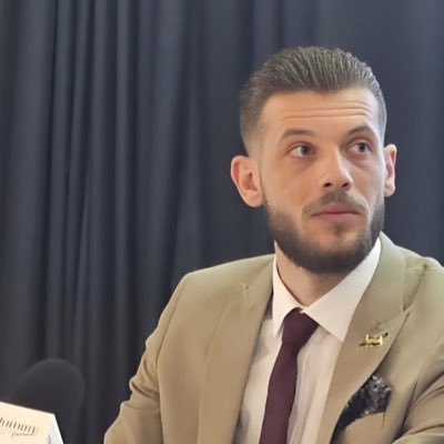 ناشط سياسي \مسؤول العلاقات العامة في الهيئة الأوروبية الدولية للتنمية وحقوق الإنسان @EICDHR ،رئيس مجلس إدارة مجلة هيومان جورنال @Humannjournal