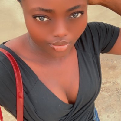 Annylove585's profile picture. 