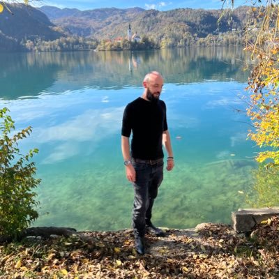 LG010111's profile picture. 