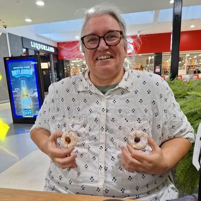 caztan_au's profile picture. 