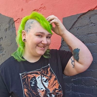Asuhhh Dudes. Content Creator. lover of Ranch. Married and Mama to 1. 3 adorable Cats. Autoimmune disease advocate.
Team TSAN & Shoe Goose Gang