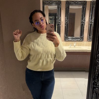 YehSiKah's profile picture. • Suavemente Hate Account • 02.05.19 💍 • Insta: YehSiKah