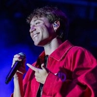 Ayron (@ayronly) 's Twitter Profile