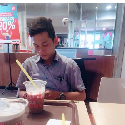 Thobi_17's profile picture. 