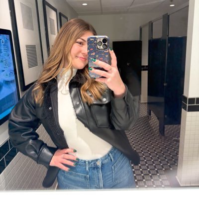 angelasimpsonn's profile picture. stl ☆ peace & love ☆ let’s go blues