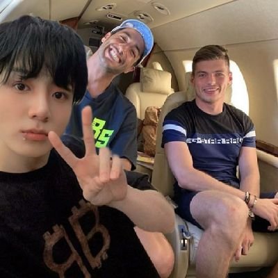 fryouthkyo's profile picture. me gusta bangtan, taylor, la f1, dormir, leer y quejarme de la vida :)          🇦🇷
                                                 
vi a seokjin y a taylor