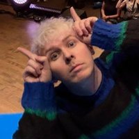 ★ val (@stqrs____) 's Twitter Profile