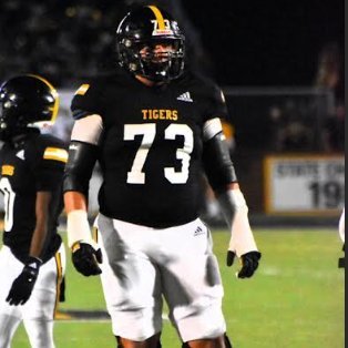 C/o 2026 Neville Highschool/ Offensive Tackle #73/ 6'3 240lb/ Squat - 405 / Bench - 235 / GPA-3.6