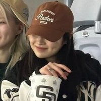 isa. (@lovflowrs) 's Twitter Profile