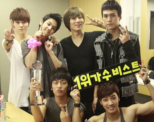 I'm B2uty
I promise one thing that I will love and cherish B2ST