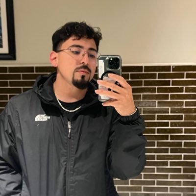 RaloResell's profile picture. 5 figure Amazon seller.  Business college student.