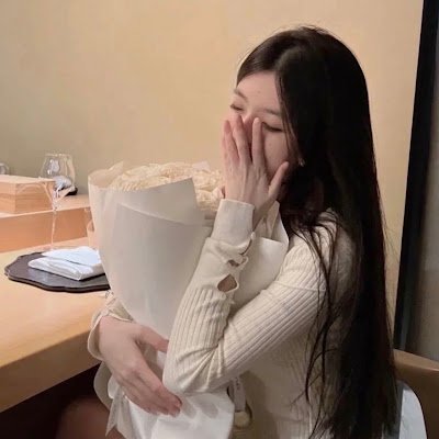 JuliPPowell's profile picture. 