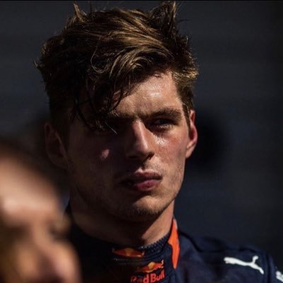 _f1neline's profile picture. professional 22 yr old fangirl ✩♬₊˚.🎧⋆☾⋆⁺₊✧ 🏎️ ✮⋆˙