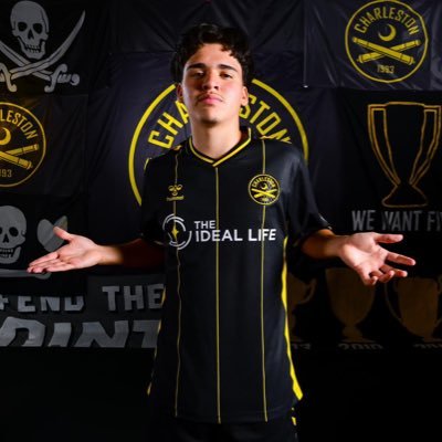 BernieOrtiz10's profile picture. Viggo Ortiz #11 ⚫️🟡🏴‍☠️