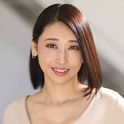 しらみねいくみ/LINX所属 ※フォローとDMは事務所管理です/お仕事のご依頼は📩info@linx.live 好きな食べ物は🍓とホワイトチョコ・洋菓子・牛タン・サラダ 。応援よろしくね♡デビューは2024/9/10
