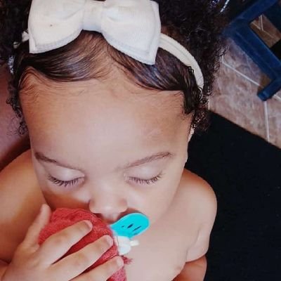 AdrielleVicentt's profile picture. Sustentada e protegida por aquele que nunca falha 🙌🏻💖 Adryan vitor meu alicerce 💙👩‍👦🤝 Melyna Carolin 🖤🥀