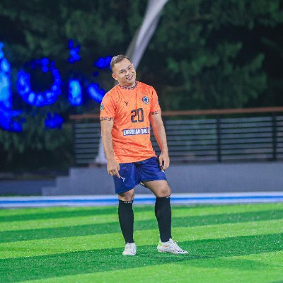 WhyRagawan's profile picture. Entrepreneur | Sport | #8
"Hidup memang tidak adil, maka dari itu biasakanlah" - Patrick Star