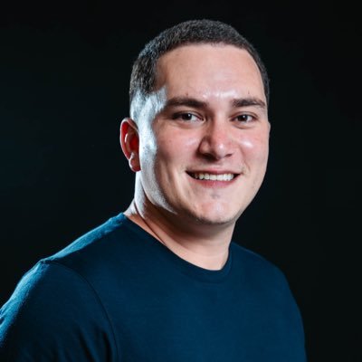 pauloziani_'s profile picture. O único lugar onde o sucesso vem antes do trabalho é no dicionário.