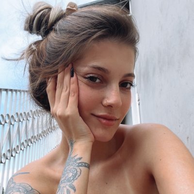 aurotishyvibes's profile picture. T 22  
Sushi addict 🍣  
Down in Hartford, CT 🌟