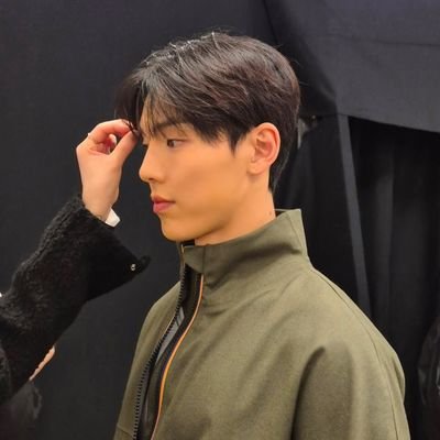 mooon_bebe's profile picture. ˚ ҉✧ෆ ҉*₊(slow fan account)₊* ҉ෆ✧ ҉˚                                                   
˚₊‧꒰ა 꿈에서만 보던 이상형 🐻🐶🐹🐢🐯🐱 ໒꒱ ‧₊˚