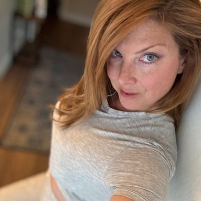 Certified Dog Mom 🐕 🦮🐩🐕🦺🐾 I Love Nature🏔️, good books 📚, 🛁 baths, & red wine 🍷. Vegan 4 the Animals🌱🐄🐖🐓 Not Perfect… more