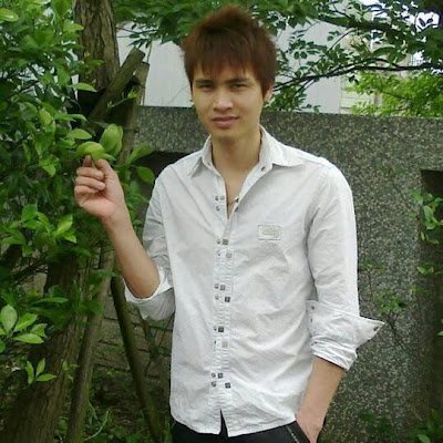 NguyenHuon18320's profile picture. 