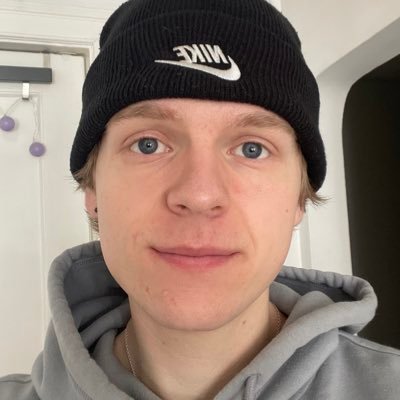 25 🇨🇦 | University of Ottawa Psychology | Twitch Affiliate