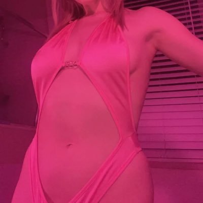 hihihi nymphomane dm moi pour voir ce que je propose (t'abonne pas si t'es pas coquin (😈