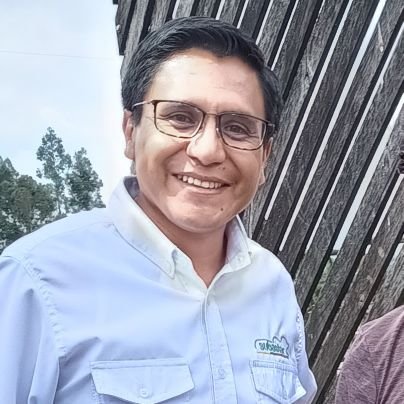 Ingeniero Agrónomo @EAPZamorano ( Ciencia y Producción Agropecuaria) especialista en Ganadería y Nutrición Vegetal. ECUATORIANO