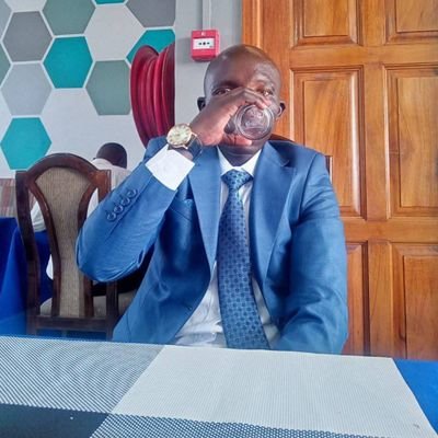 Philchelanga's profile picture. Life isn’t about finding yourself. Life is about creating yourself.