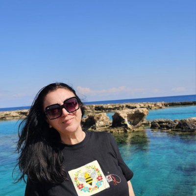 Madleinjreig's profile picture. Vibing through life like it’s a playlist.