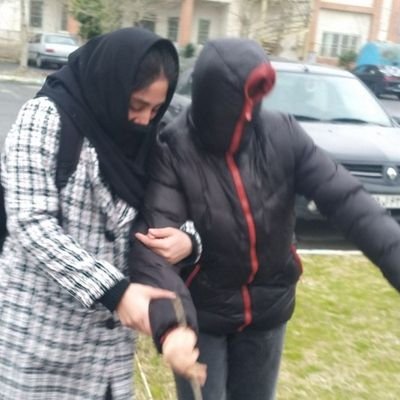 یک عدد انسان که تمام تلاشش و میکنه دلقک خوبی باشه