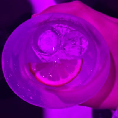 metroasigi's profile picture. cin tonigim bile guler, ama yalandan..