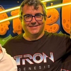 Colecciono TRON 🥏 | En @CDVideojuego #TronGénesis #Tron40Aniversario #ArcadeMuseumExperience @Arcadeologia Fundé @Arcade_Vintage | AstroFísico en potencia 🚀